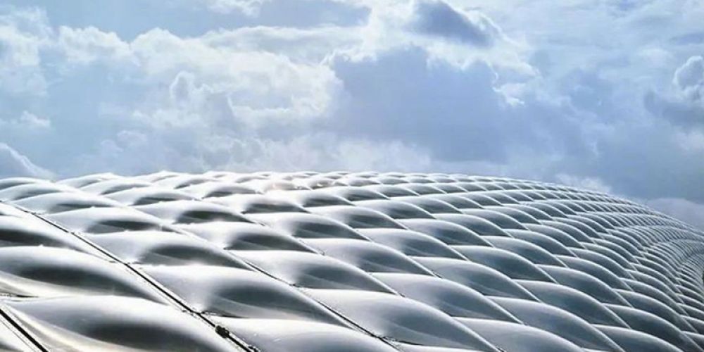 波浪一般的ETFE膜结构屋顶：创新与美学的完美结合